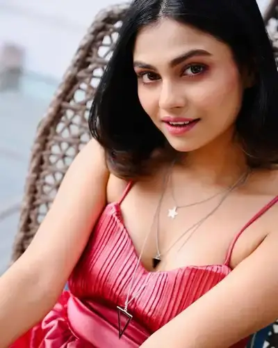 Escort Service Laundi